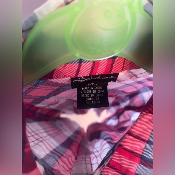 Hi, selling this tremendous Button Down Shirt for women in size S. - Picture 7 of 9